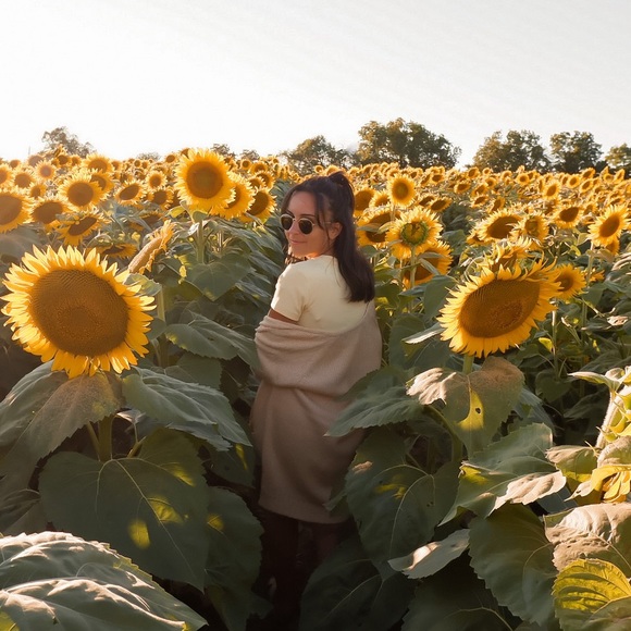 Meet your Posher, Brittany - Picture 2 of 7